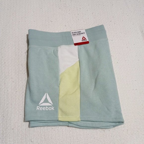 Reebok Relaxed Short - NWT - Picture 2 of 4